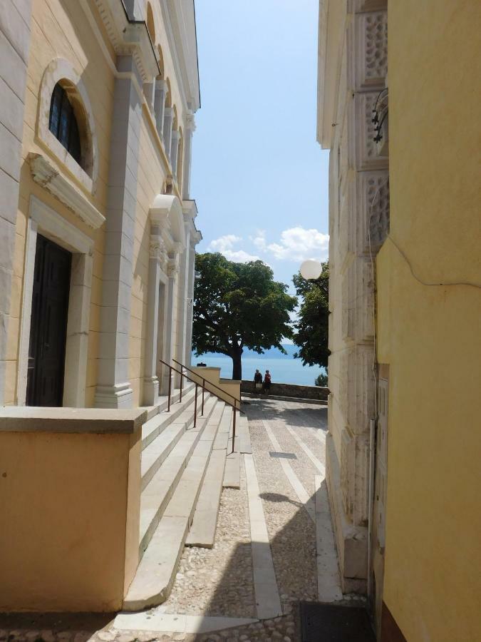 Old Beauty Apartment โนวีวีโนดอลสกี ภายนอก รูปภาพ